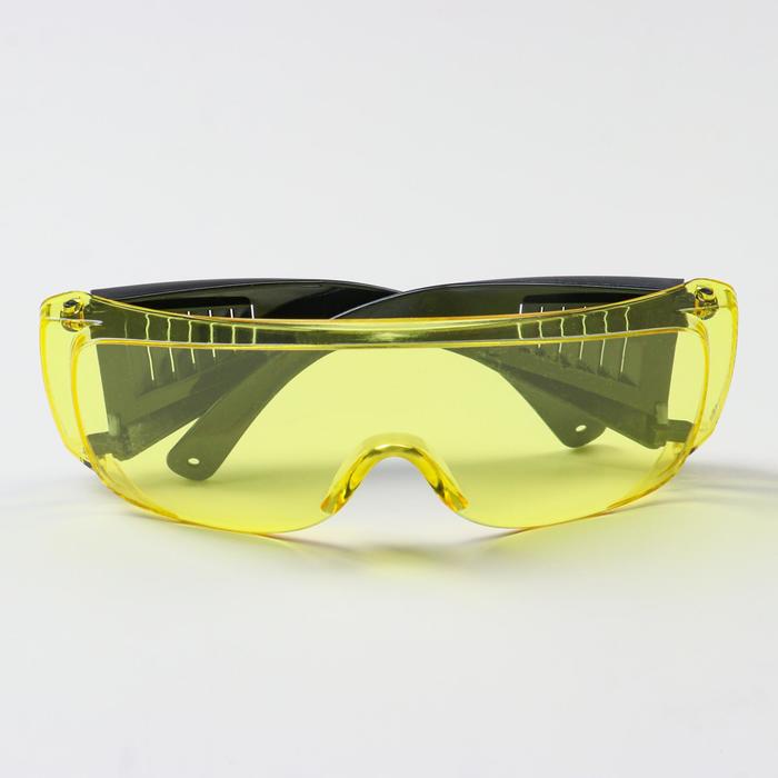 очки защитные исток открытого типа прозрачные с черной дужкой Очки защитные Исток открытого типа (прозрачно-желтые) с черной дужкой