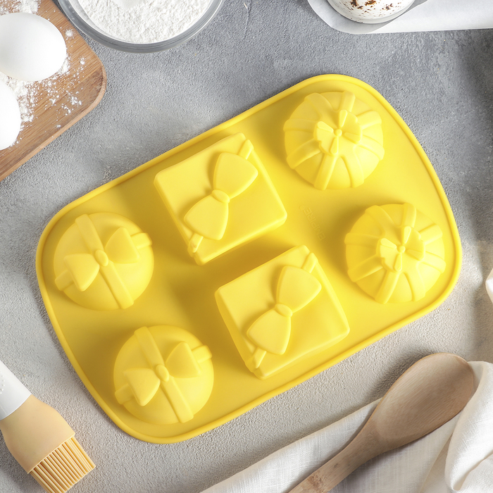 Форма для выпечки, 6 ячеек, 28х17,5 см "Подарки", цвета МИКС