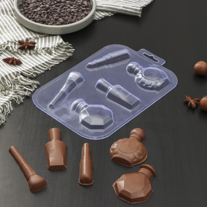 форма для шоколада и конфет пластиковая мини дед мороз размер ячейки 5×7 см цвет прозрачный Форма для шоколада и конфет пластиковая «Красота», цвет прозрачный