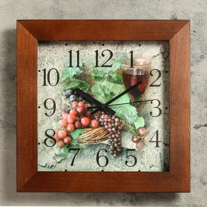 Часы настенные квадратные "Гроздья винограда", деревянные