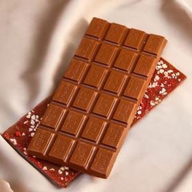 

УЦЕНКА Молочный шоколад Premium collection, с красной смородиной и лесным орехом, 80 г.