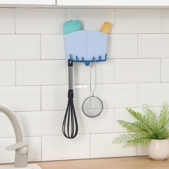 Держатель для ванных и кухонных принадлежностей на липучке, 17×7×12 см, цвет МИКС подставка для ванных и кухонных принадлежностей с дозатором 6×17 5×19 см цвет микс