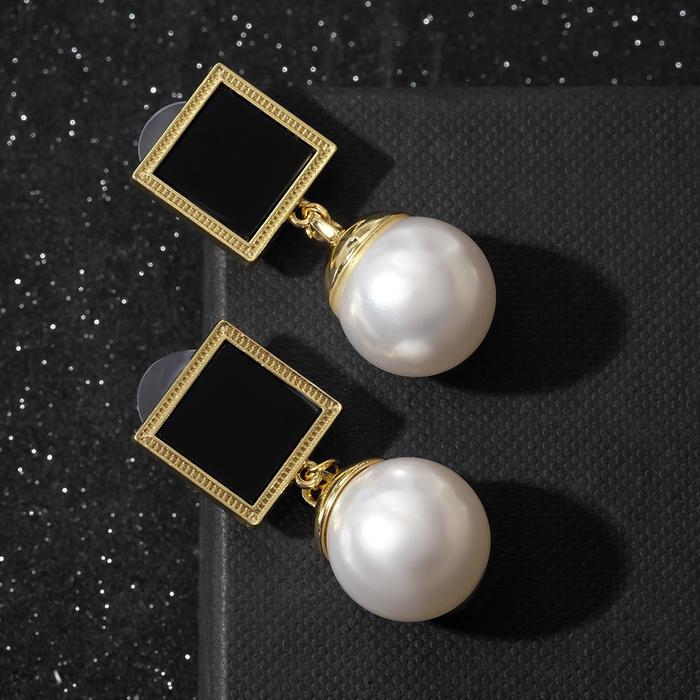Серьги с жемчугом "Грейс" чёрный квадрат, цвет белый в золоте