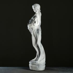 

Фигура "Девушка с цветами" 25х20х77 см