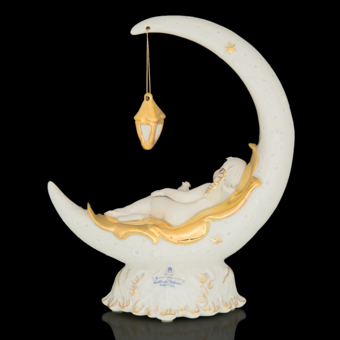 Статуэтка "Девочка на Луне"