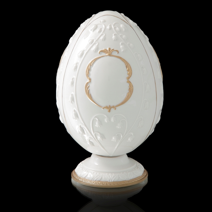 Предмет интерьера "Яйцо ампир"