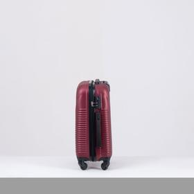 

Чемодан малый 20", отдел на молнии, кодовый замок, 4 колеса, цвет красный