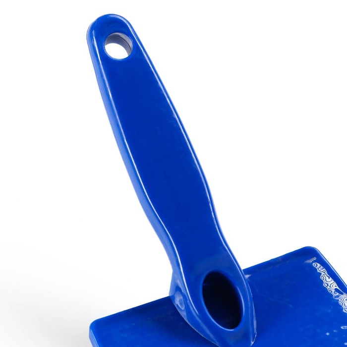 Пуходерка пластиковая мягкая с закругленными зубьями, средняя, 9 х 15,5 см, синяя