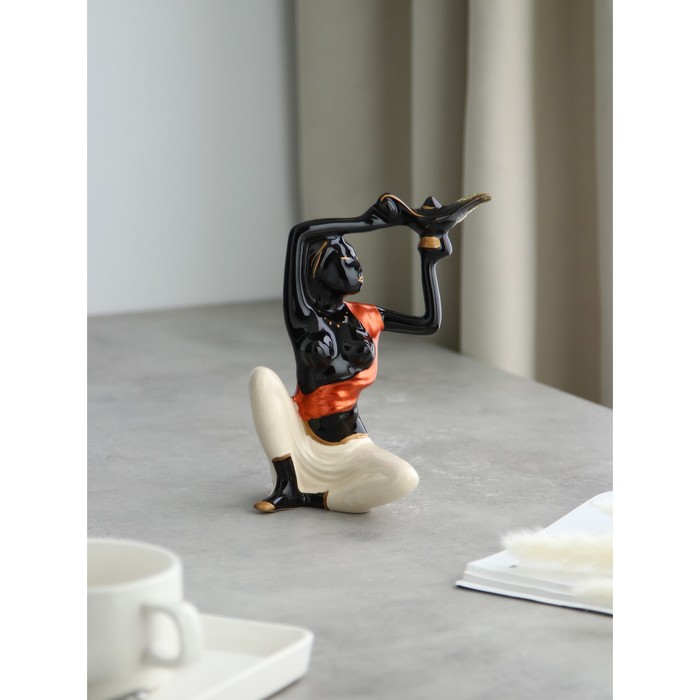 Статуэтка "Эфиопка с лампой"