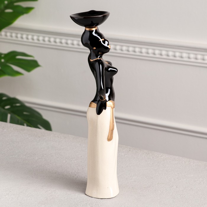 Статуэтка "Эфиопка с тарелкой" белая