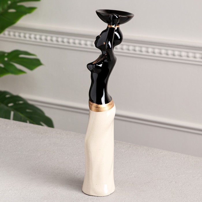 Статуэтка "Эфиопка с тарелкой" белая