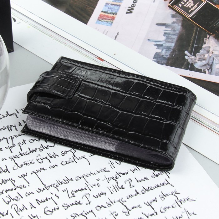 Визитница на кнопке, 1 ряд, 16 листов, крокодил, цвет чёрный