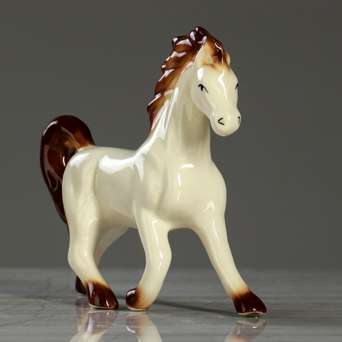 Сувенир "Конь" белый