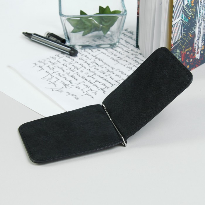 Зажим для купюр на магните, отдел для монет, цвет коричневый