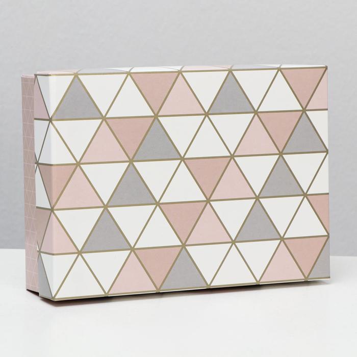 Коробка подарочная «Треугольники», 21 х 15 х 5 см подарочная коробка люби 21 х 15 х 5 7 см