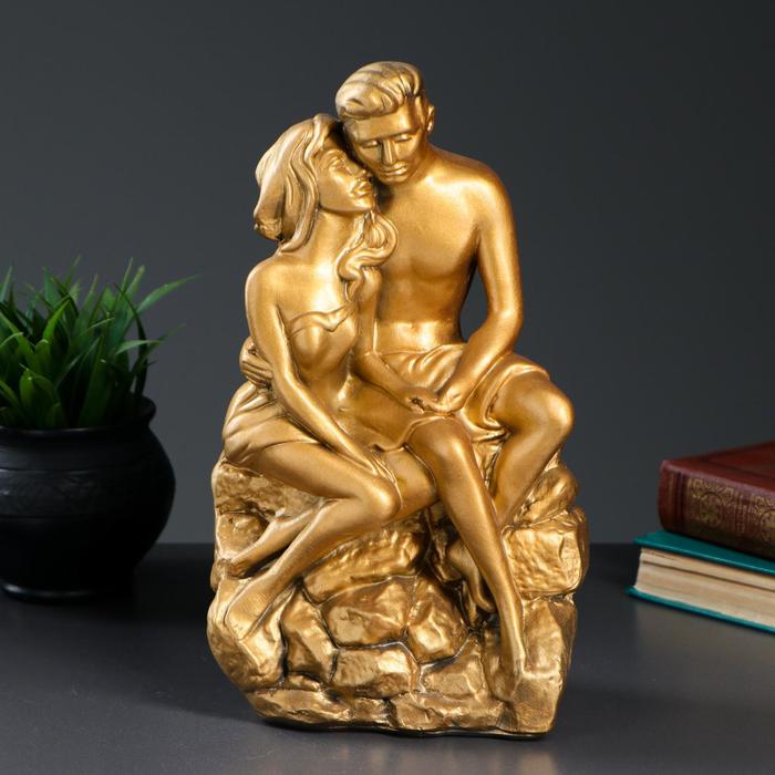 Статуэтка "Влюбленные на камне" золото