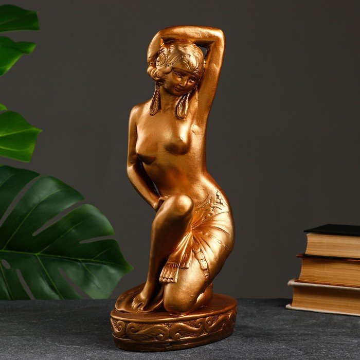 

Фигура "Купальщица" бронза 12х20х36см
