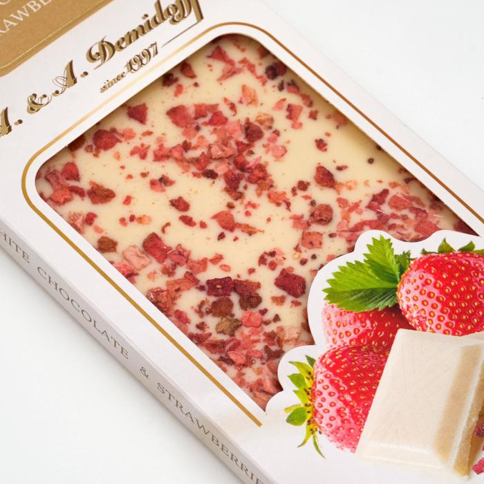 

Шоколад белый A&A Demidoff с кусочками клубники, 100 г