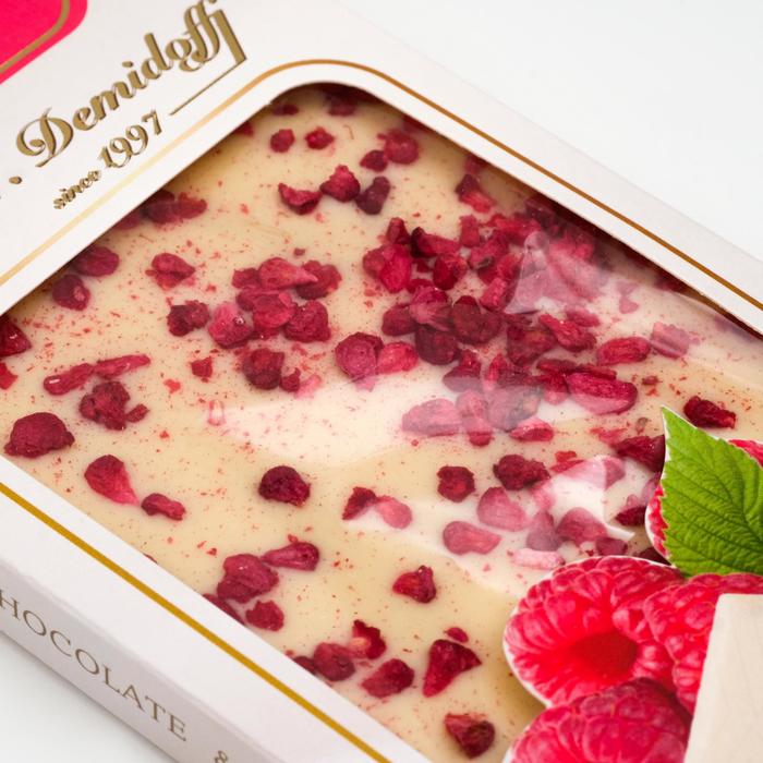 

Шоколад белый A&A Demidoff с кусочками малины, 100 г