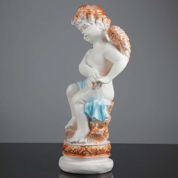 Статуэтка "Ангел на камне сидя" белый