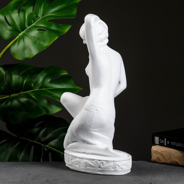 Статуэтка "Купальщица" белый