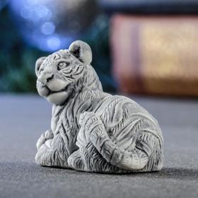 

Сувенир "Тигр лежит маленький" 3х4 см