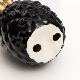 Сувенир керамика "Чёрный ананас с золотым хвостом" 25х10,5х10,5 см от Сима-ленд
