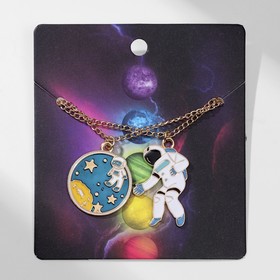 Кулоны "Неразлучники" космонавт и космос, цвет бело-голубой в золоте, 45 см