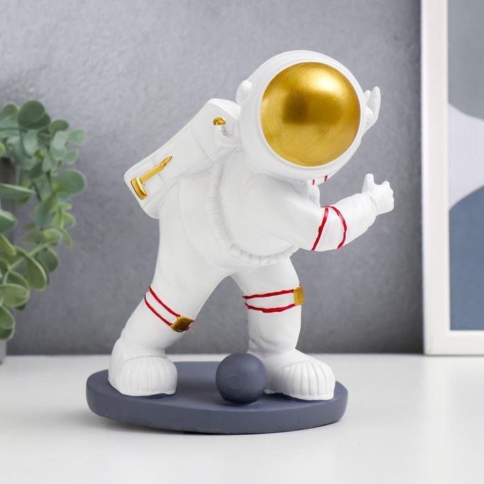 Сувенир полистоун подставка под бутылку "Астронавт" 16х11,5х12 см 6622549