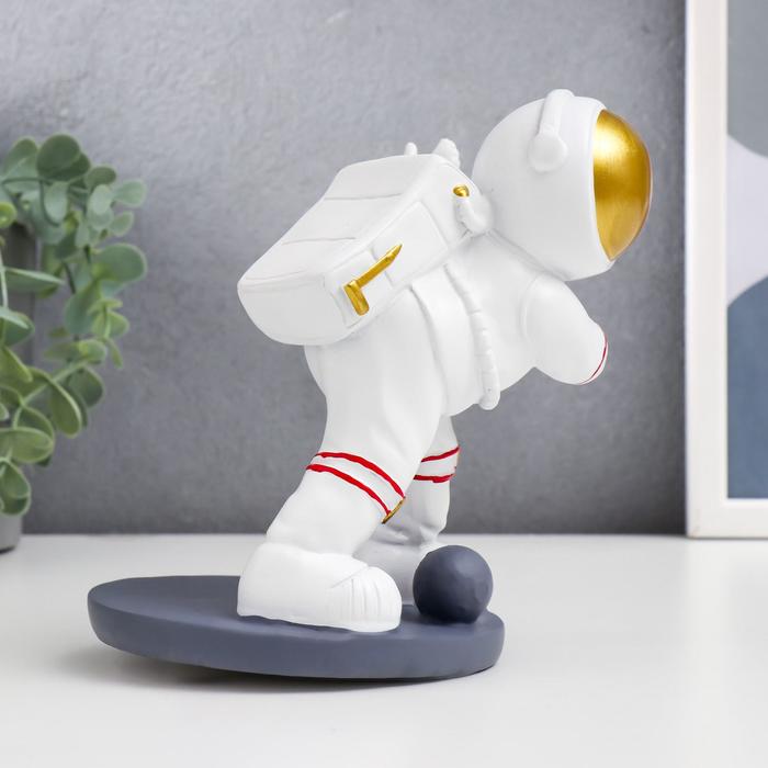 Сувенир полистоун подставка под бутылку "Астронавт" 16х11,5х12 см 6622549