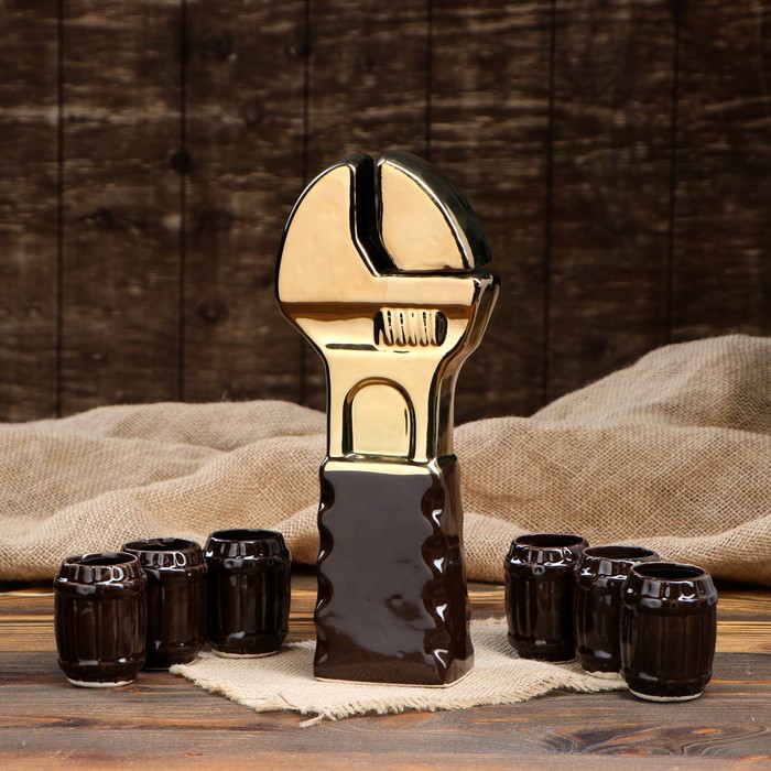 Штоф с рюмками "Ключ гаечный", золото, 7 предметов, 0,5 л