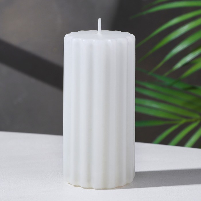 Свеча- цилиндр ароматическая Рельеф. Белая лилия, 5х10 см