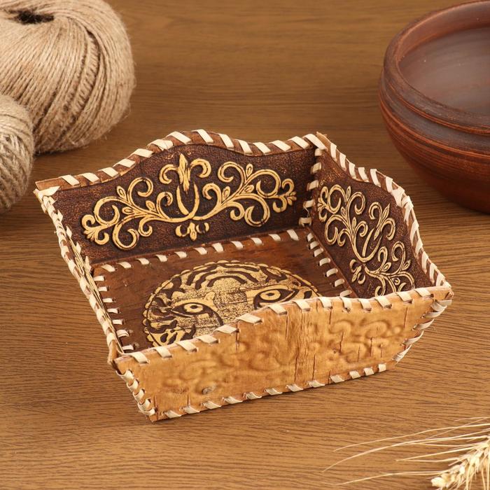 

Тарелка квадратная "Тигр", 15х15х6,5см, береста