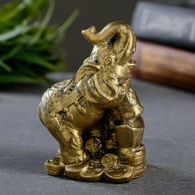 Фигура 'Слон  со слоненком на деньгах' состаренное золото, 7см Ош