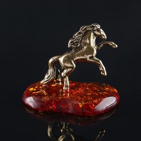 Сувенир 'Конь', латунь, янтарная смола, 3,0х0,8х3,7 см Ош