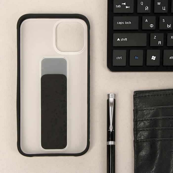 фото Чехол luazon для iphone 12 pro max, с ремешком-подставкой, пластиковый, черный luazon home