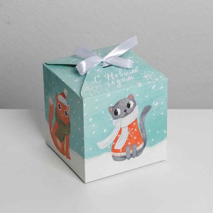 Коробка складная «Новогодние коты», 12 × 12 × 12 см