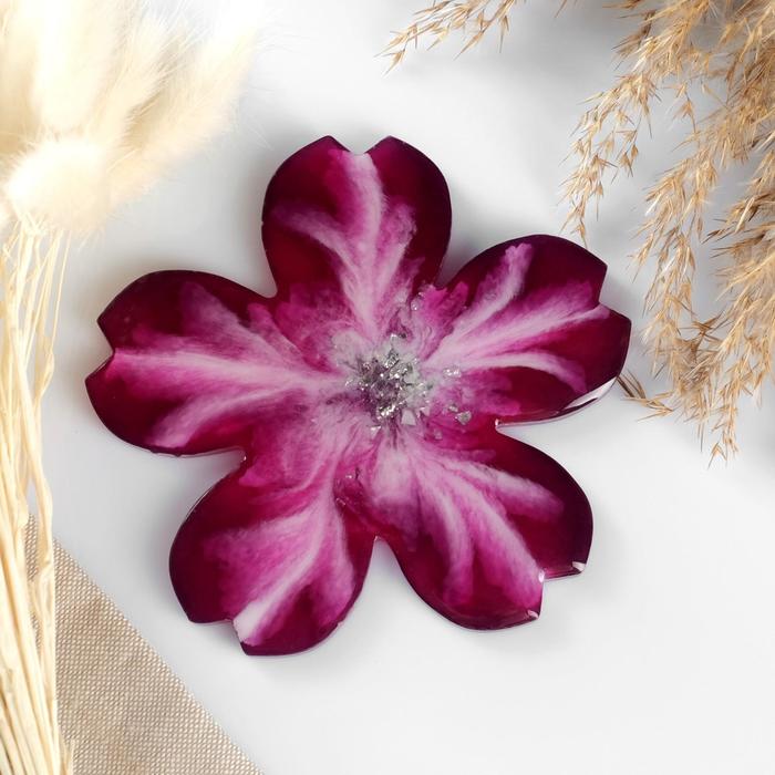 фото Подставка из эпоксидной смолы "цветок" 13х13см, фиолетовый с серебром хорошие сувениры