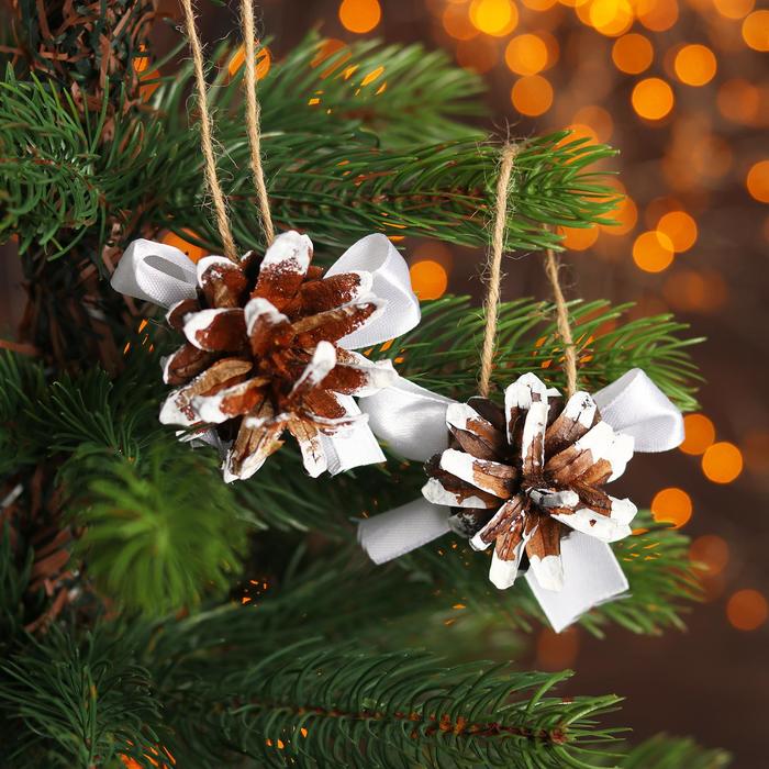 Новогодний декор «Шишки на подвесках» новогодний декор белёные шишки на шпажке 4 шт