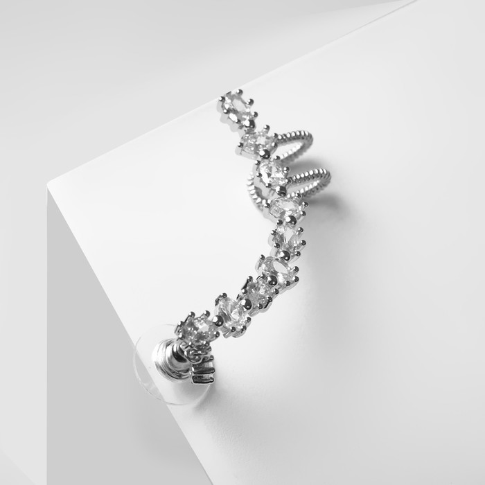 

Серьга "Кафф" стразы крупные с подвеской, цвет белый в серебре