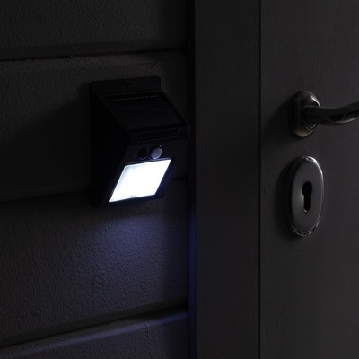 Светильник на солнечной батарее "Старт", 20 led, IP65, с датчиком движения, настенный - Фото 1