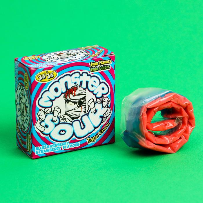 Конфета жевательная Monster Sour со вкусом клубники и ежевики, 14 г