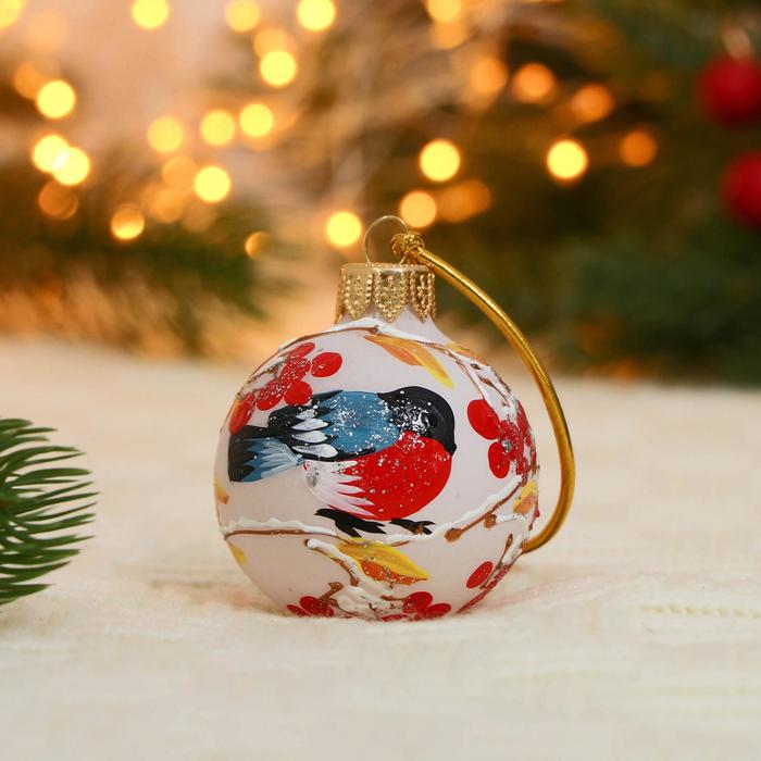 

Ёлочный шар d-5 см "Нахохлившийся снегирь" ручная роспись, белый