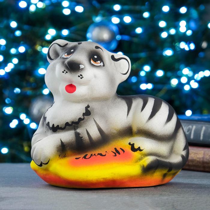 фото Копилка "тигр на подушке" белый, 20см хорошие сувениры