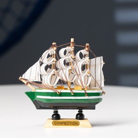 Корабль сувенирный малый «Клеймор», борта зелёные с белой полосой, паруса белые, 3×10×10 см Ош