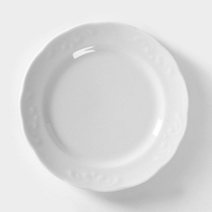 Тарелка фарфоровая «Надежда», d=17,5 см, белая