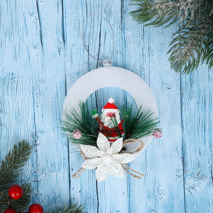 Украшение новогоднее Рождественский венок дедушка мороз с цветком 10 см цена и фото