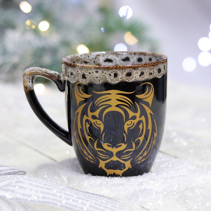 фото Кружка "тигр охотник", черно-золотой, пена, европа, керамика керамика ручной работы