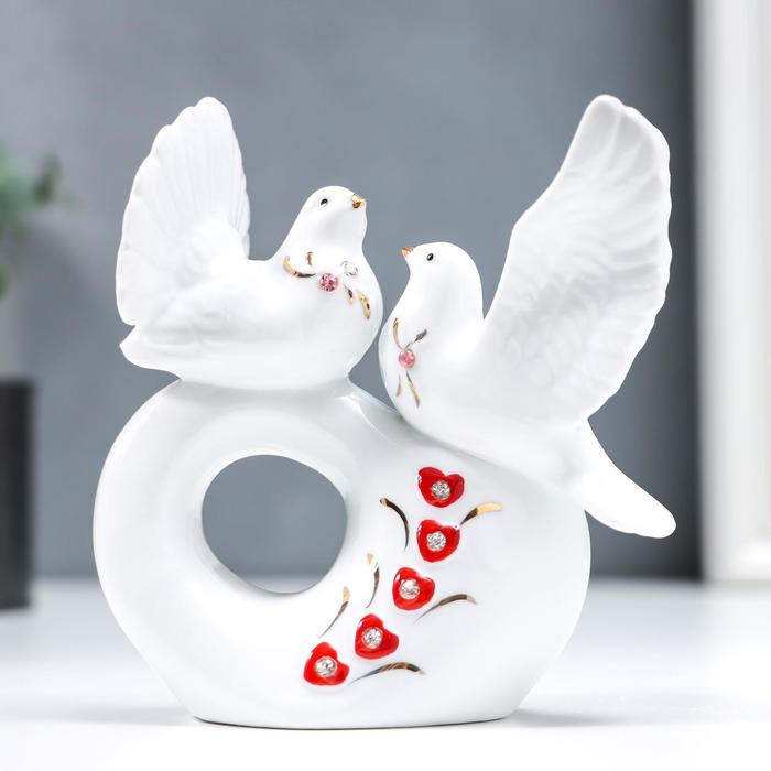 Сувенир керамика Белые голубки на сердечке стразы 11 см