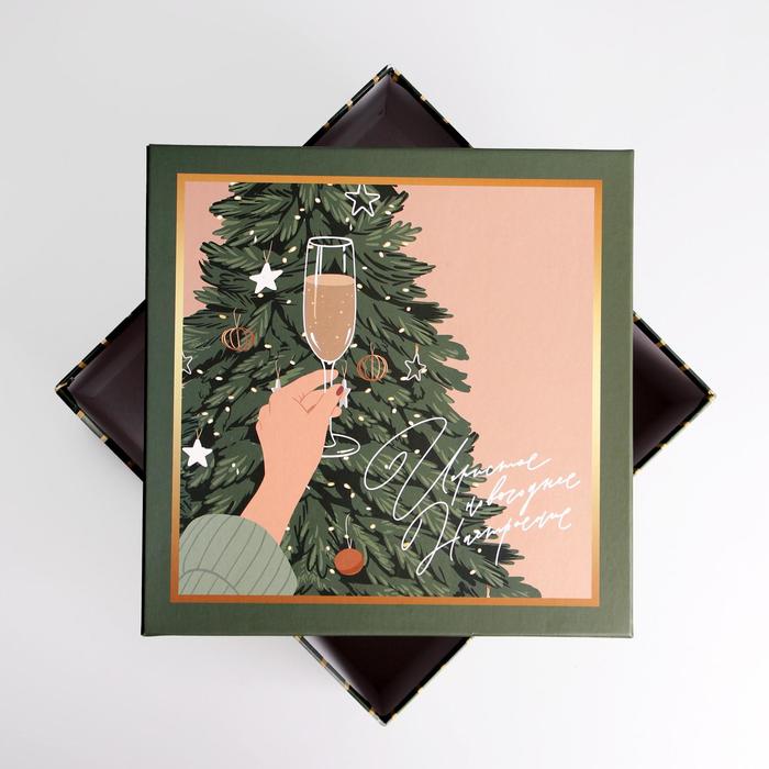 

Коробка подарочная «Новогодний», 24.2 × 24.2 × 13 см